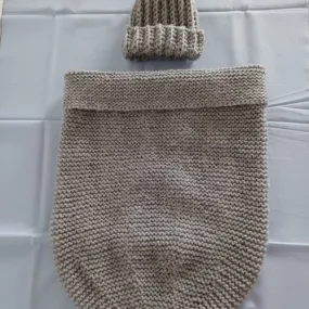 Baby layette set with grey flannel wool socks and beanie, size 0/1 month, made from Oeko-Tex certified materials