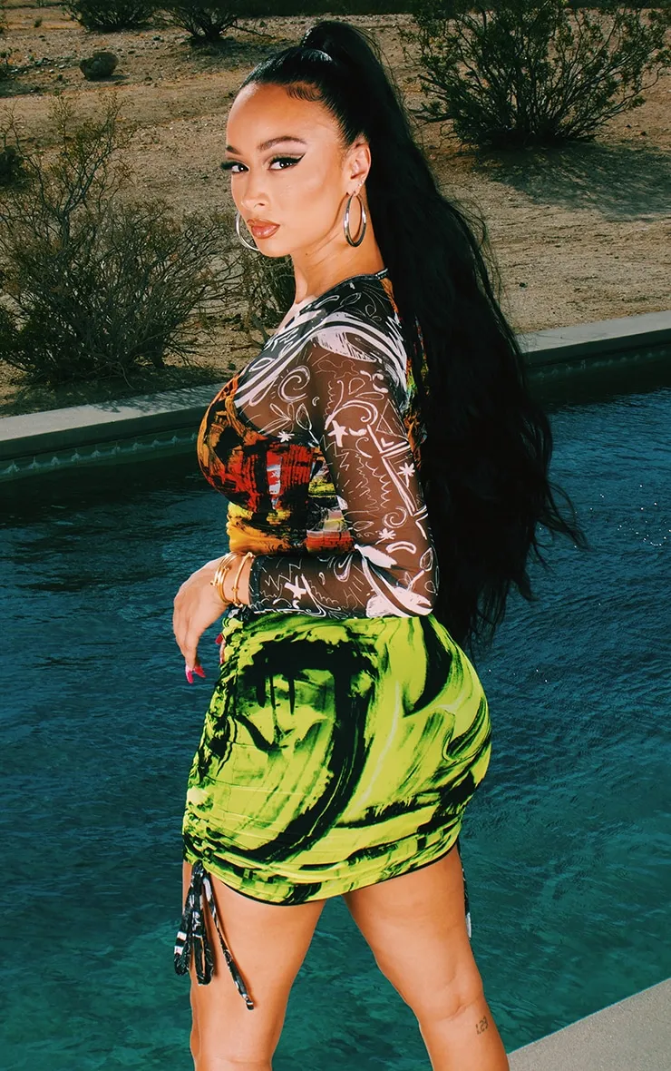 Crop top en mesh multicolore imprimé abstrait à fronces