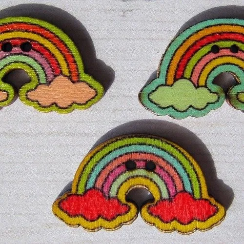 Lot de 2 boutons en bois arc-en-ciel