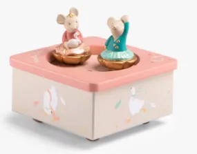 moulin roty boite musique danse